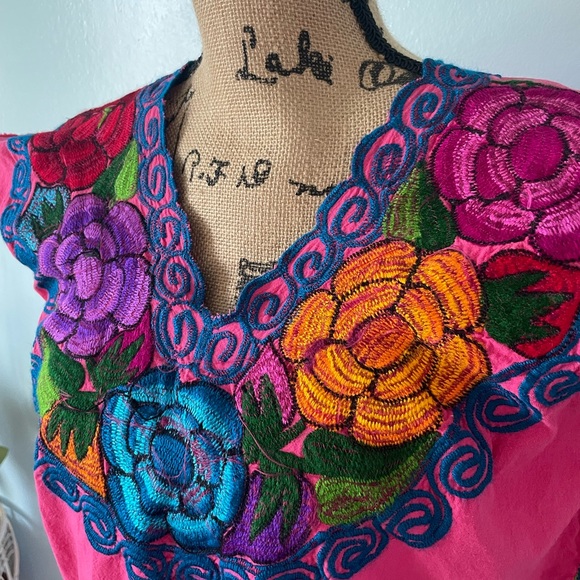 Vintage Floral Embroidered Pink Top - Picture 3 of 7